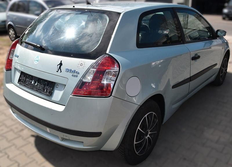 Gebraucht Fiat Stilo 80 PS (58 kW) 2002 Andere farben Kleinwagen