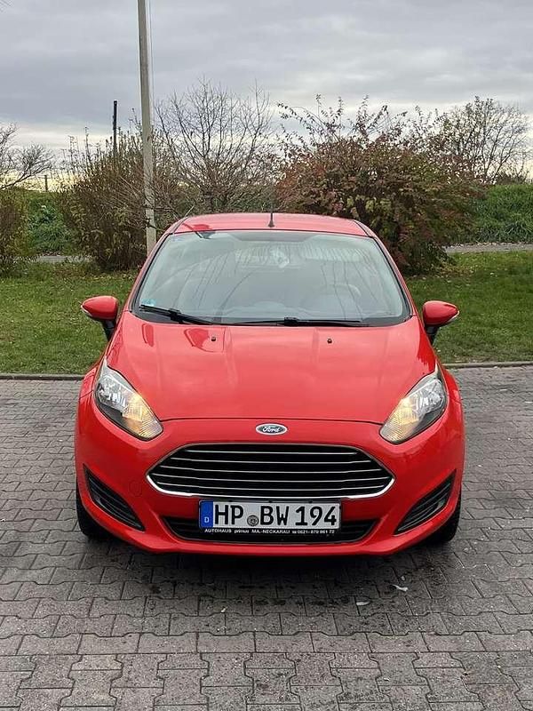 Rot Gebraucht 2013 Ford Fiesta Trend Kleinwagen | 2.500 € (Guter Preis) - Bild 1/4