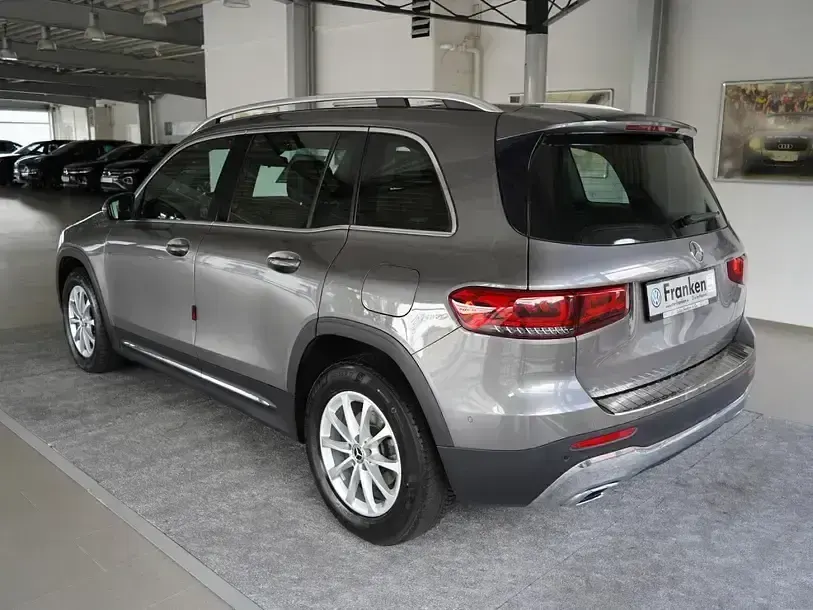 Gebraucht Mercedes GLB200 Progressive 163 PS (119 kW) 2022 Silber SUV