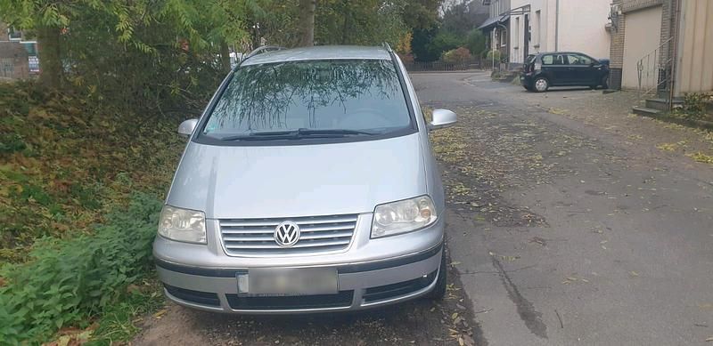 Silber Gebraucht 2007 VW Sharan Van / Kleinbus | 3.350 € (Guter Preis) - Bild 1/4