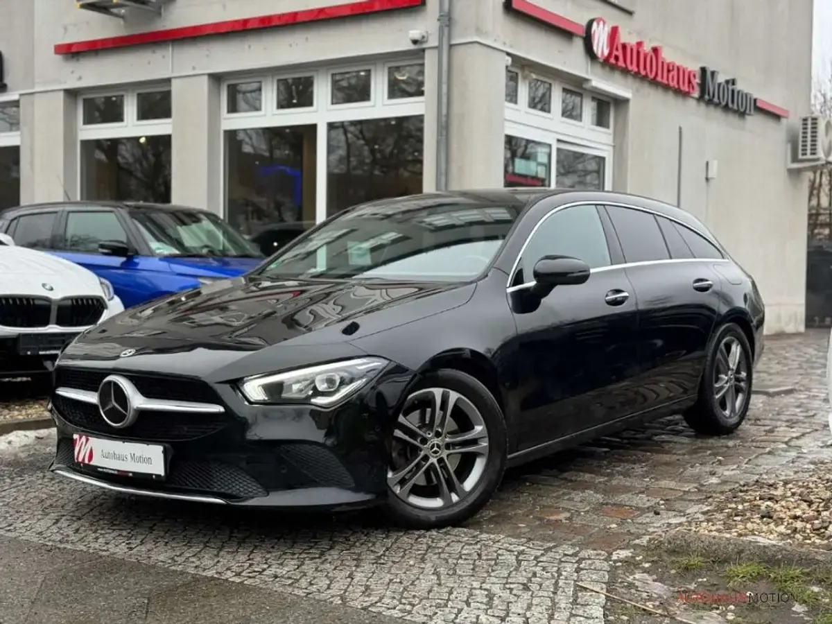 Gebraucht Mercedes CLA200 Shooting Brake 150 PS (110 kW) 2020 Schwarz Kombi