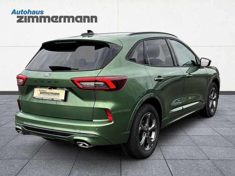 Neu Ford Kuga ST-Line 186 PS (136 kW) 2025 Bursting green SUV