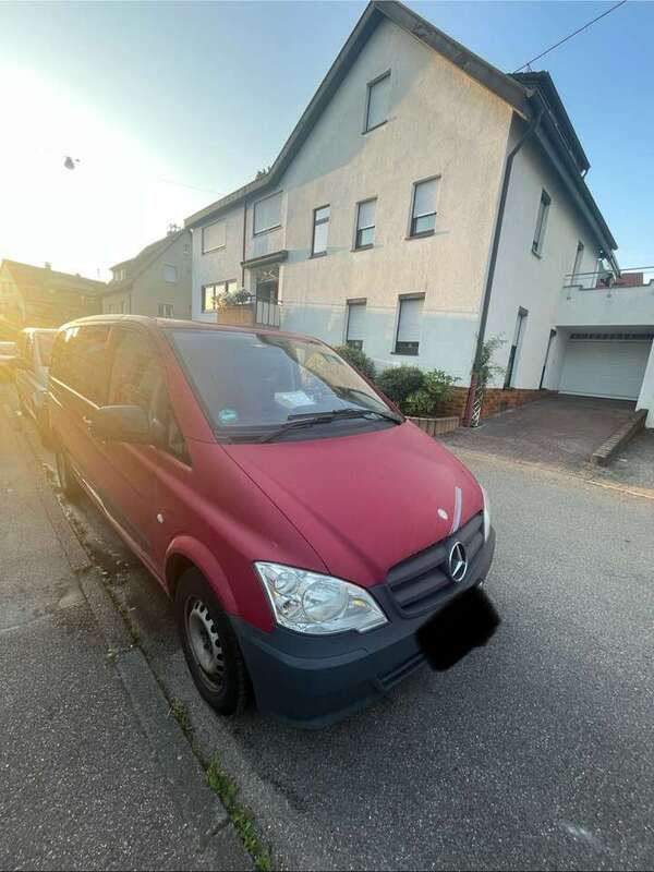 Rot Gebraucht 2011 Mercedes Vito Van / Kleinbus | 3.800 € (Superpreis) - Bild 1/4