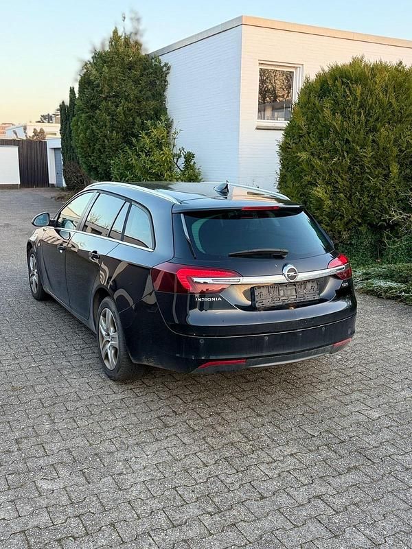 Schwarz Gebraucht 2016 Opel Insignia Kombi | 5.900 € (Superpreis) - Bild 1/4