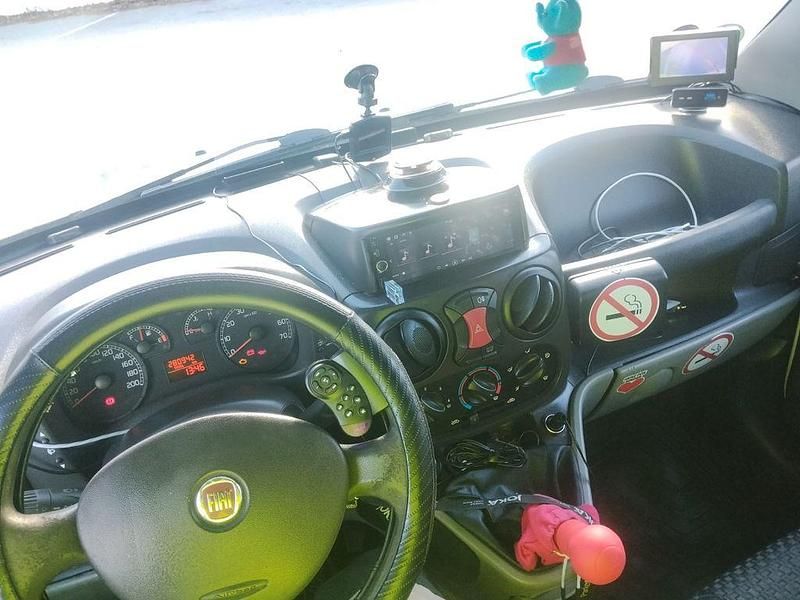 Gebraucht Fiat Doblò 131 PS (96 kW) 2009 Weiß Van / Kleinbus