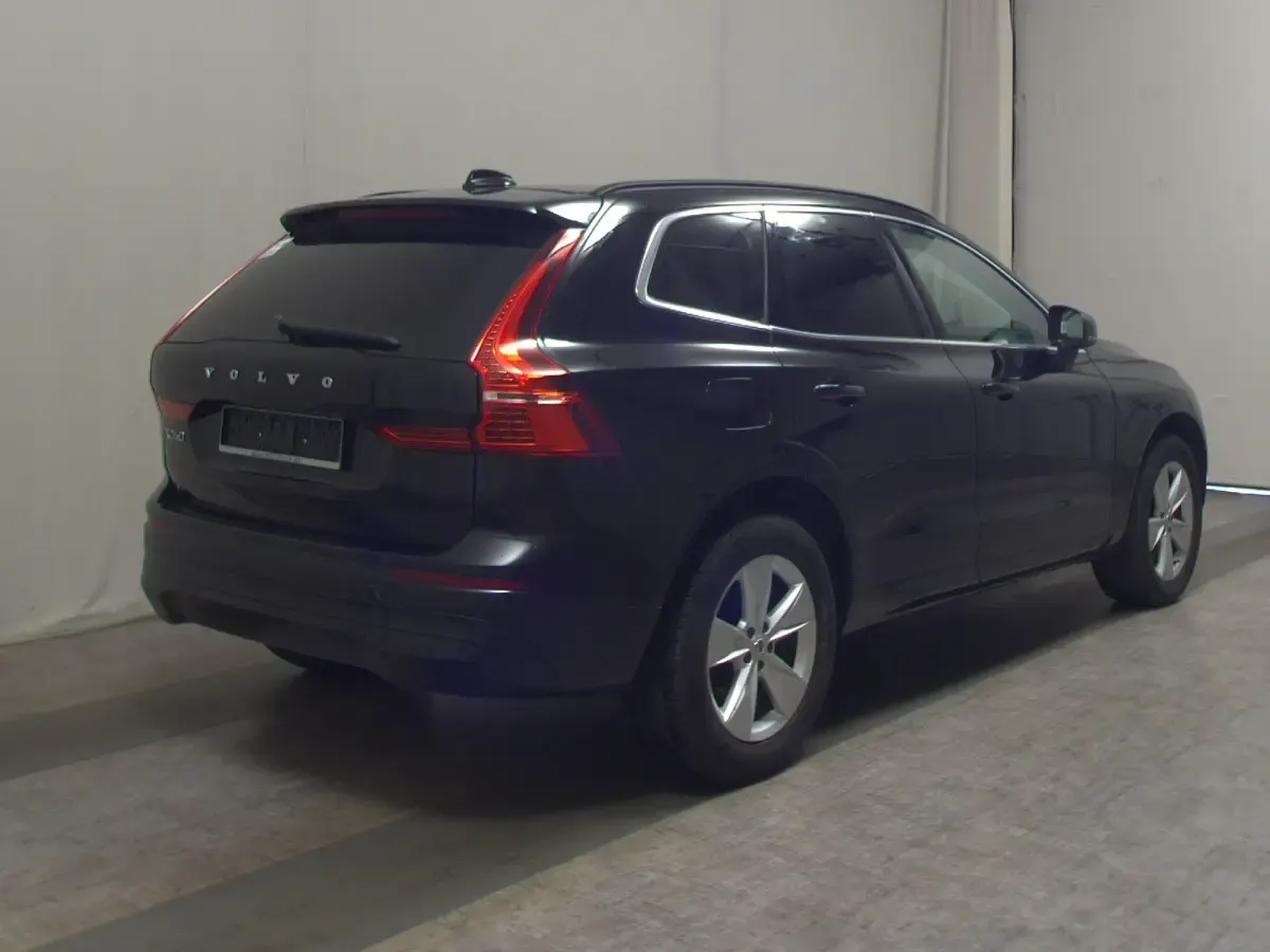 Gebraucht Volvo XC60 Core 197 PS (144 kW) 2022 Other SUV