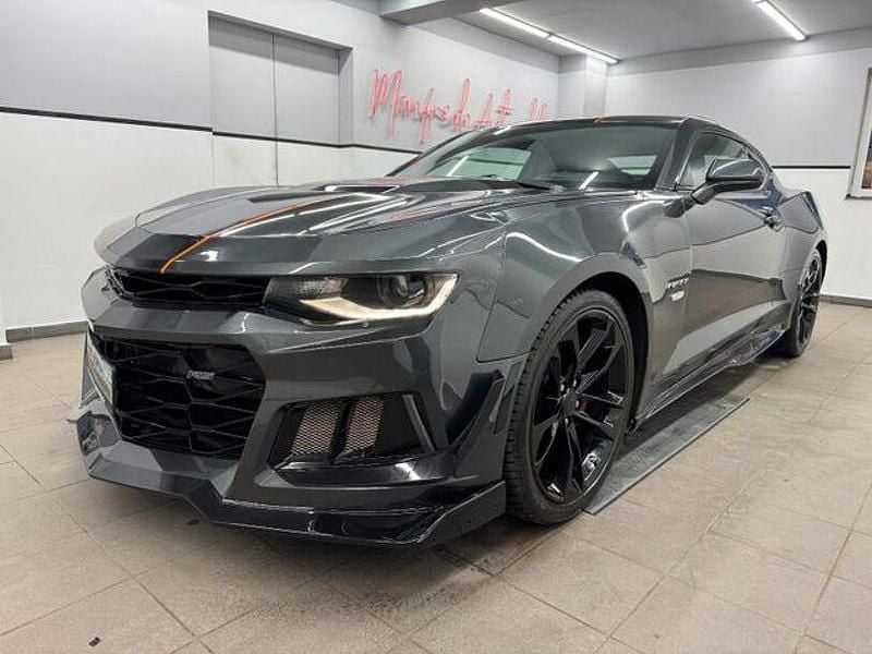 Grau Gebraucht 2017 Chevrolet Camaro Coupé | 25.880 € (Teuer) - Bild 1/4