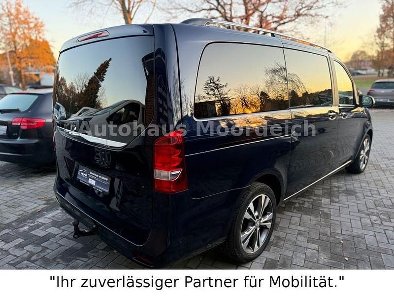 Gebraucht Mercedes V250 Edition 190 PS (139 kW) 2015 Blau Van / Kleinbus