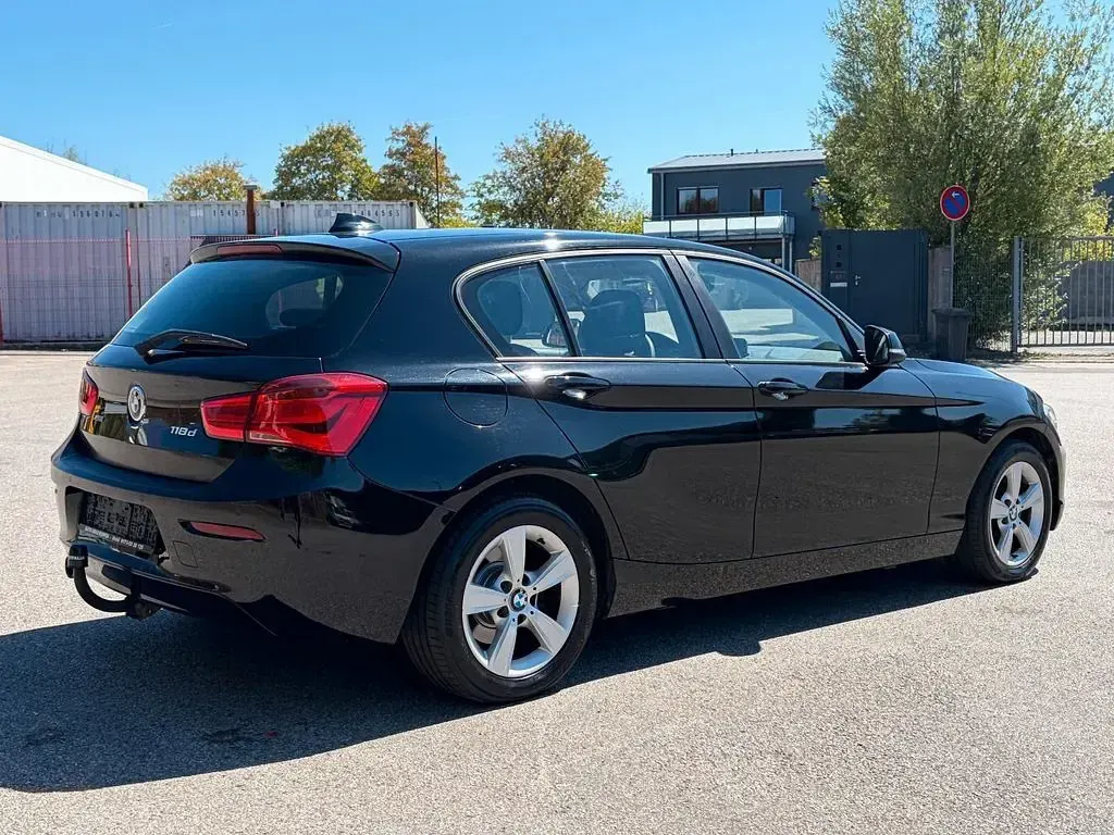 Gebraucht BMW 118 Advantage 150 PS (110 kW) 2018 Schwarz Limousine