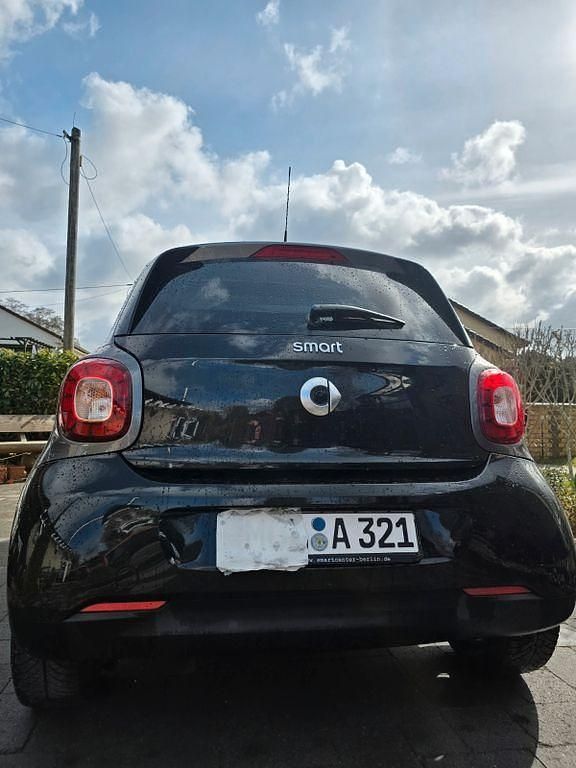 Gebraucht Smart ForFour 80 PS (58 kW) 2019 Schwarz Kleinwagen