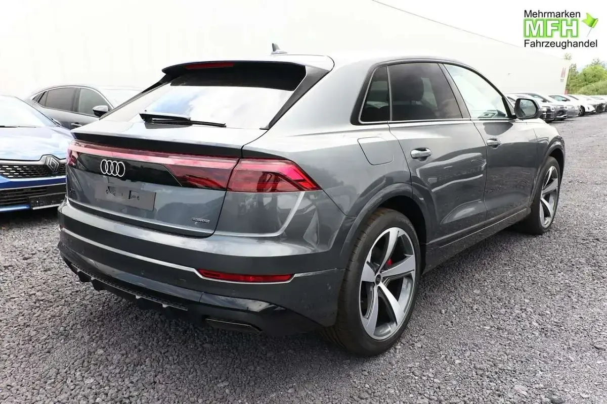 Neu Audi Q8 S-Line 286 PS (210 kW) 2026 Daytonagrau perleffekt SUV