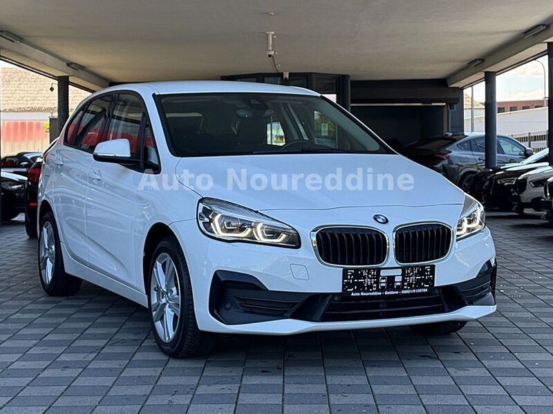 Weiß Gebraucht 2018 BMW 218 Active Tourer Advantage Van / Kleinbus | 17.999 € (Fairer Preis) - Bild 1/4