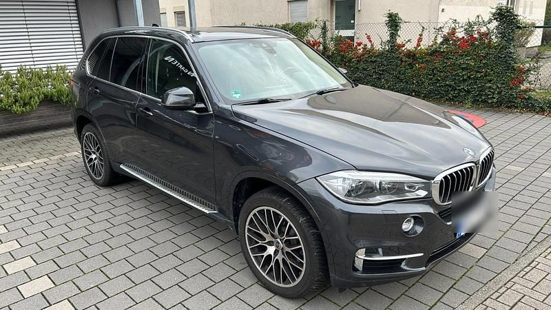 Grau Gebraucht 2015 BMW X5 SUV | 32.990 € - Bild 1/4
