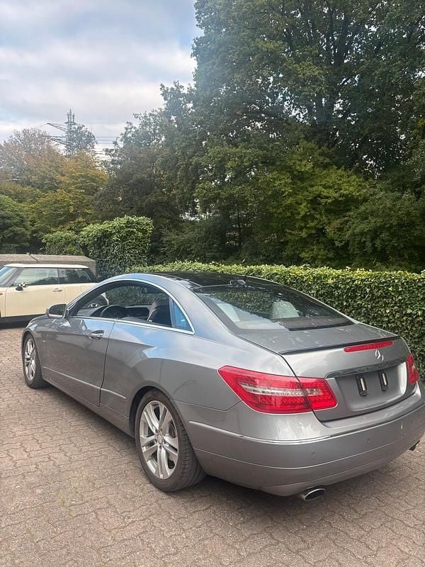 Gebraucht Mercedes E350 231 PS (169 kW) 2009 Grau Coupé