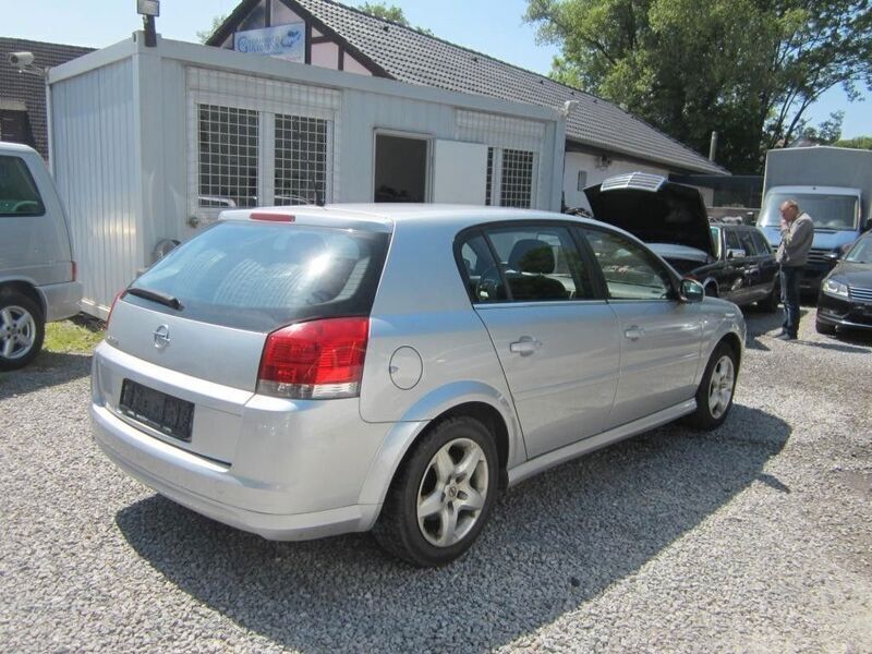 Gebraucht Opel Signum Edition 140 PS (102 kW) 2007 Silber Kleinwagen
