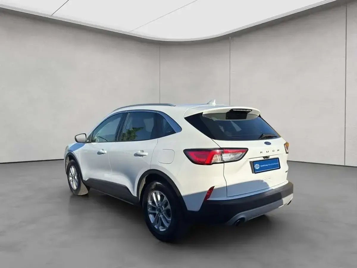 Gebraucht Ford Kuga Titanium 224 PS (164 kW) 2022 Weiß SUV