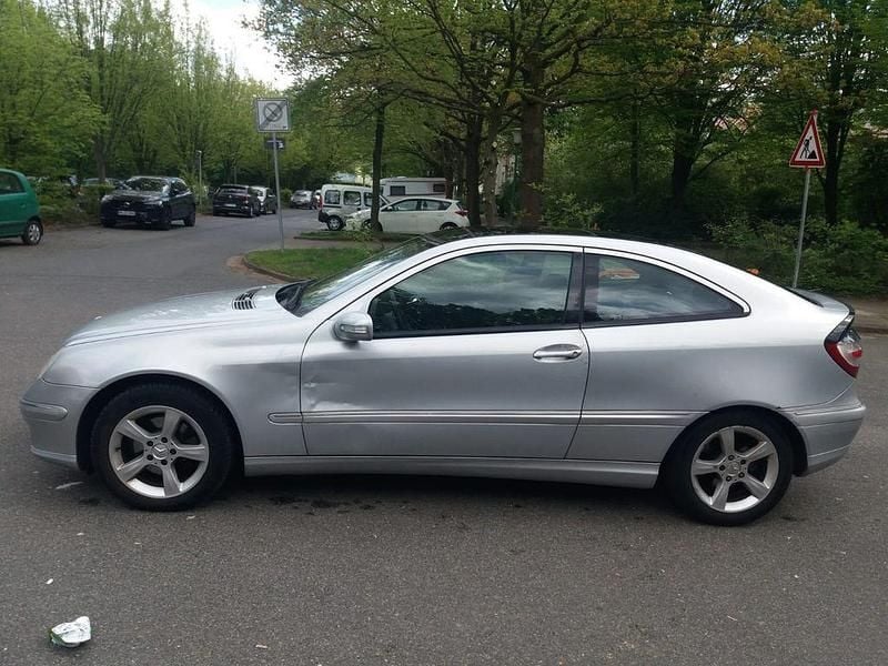 Gebraucht Mercedes CL200 122 PS (89 kW) 2005 Silber Coupé