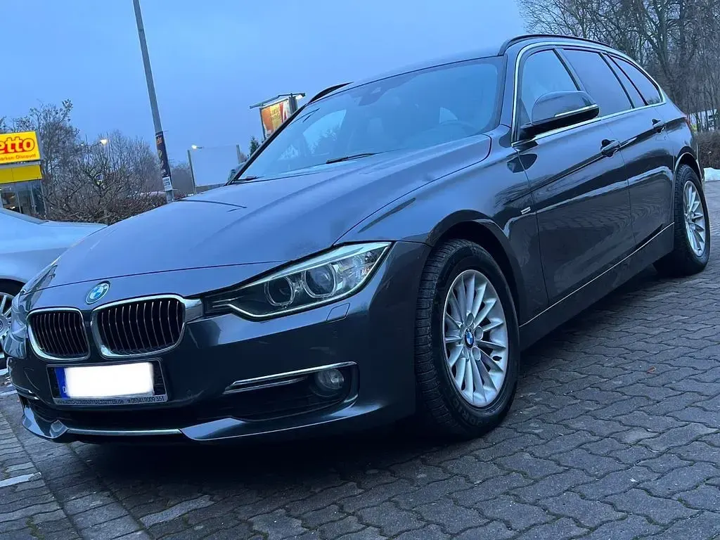 Gebraucht BMW 320 Luxury Line 184 PS (135 kW) 2012 Grau Limousine