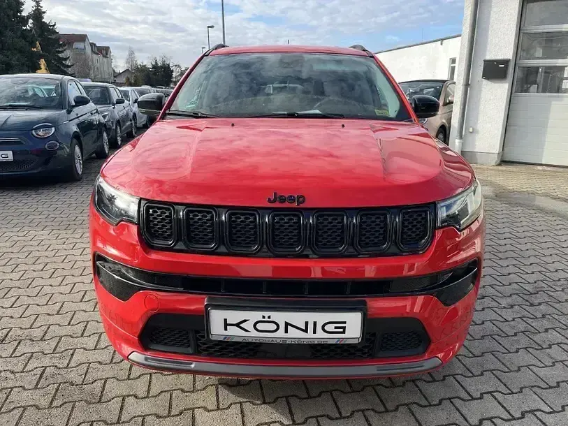 Gebraucht Jeep Compass Altitude 131 PS (96 kW) 2024 Rot SUV