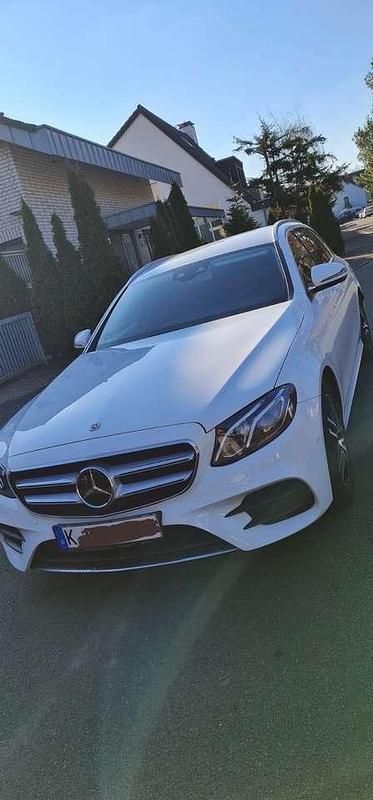 Weiß Gebraucht 2020 Mercedes E220 Kombi | 29.500 € (Guter Preis) - Bild 1/4