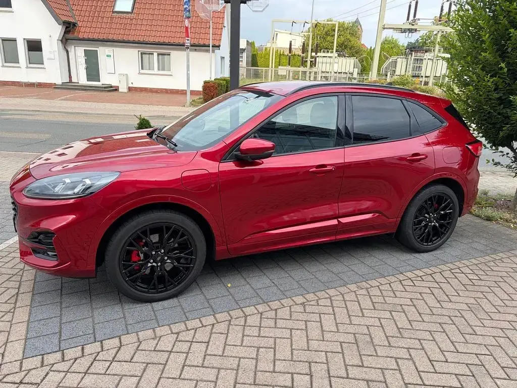 Gebraucht Ford Kuga ST-Line X 224 PS (164 kW) 2021 Rot SUV