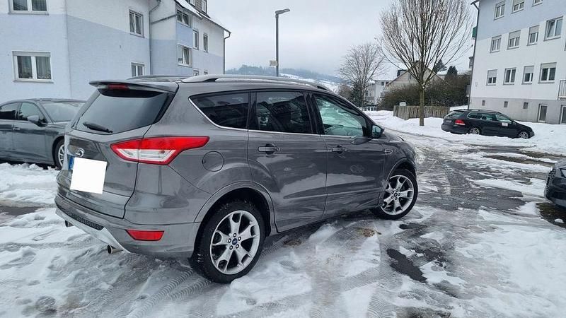 Gebraucht Ford Kuga Individual 163 PS (119 kW) 2014 Grau SUV