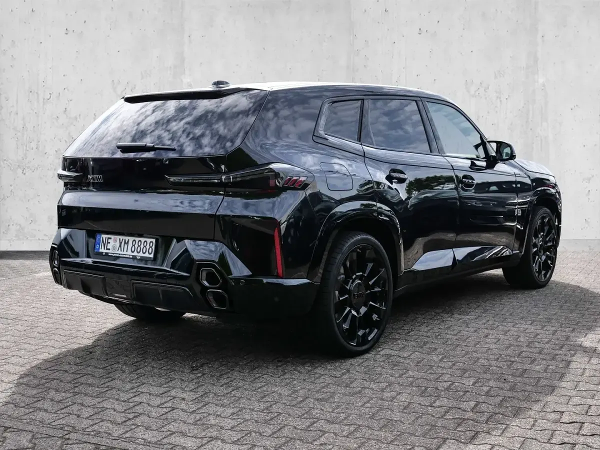 Gebraucht BMW XM Performance 476 PS (350 kW) 2026 Schwarz SUV