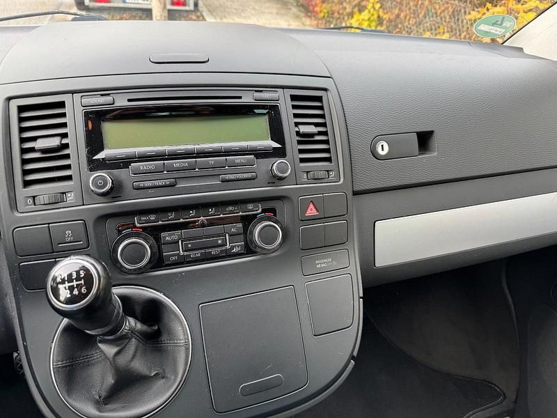 Usado VW Multivan 140 HP (102 kW) 2009 Cinzento Monovolume