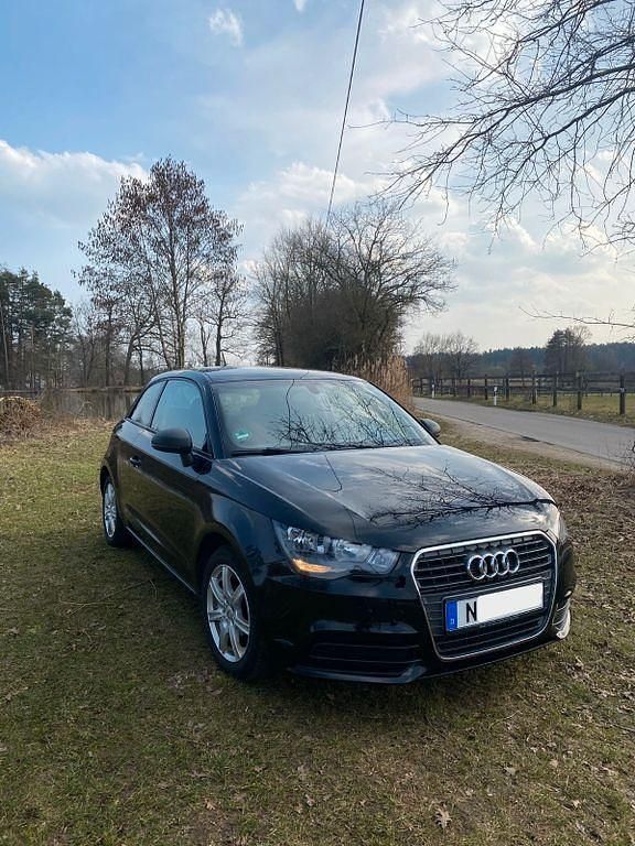 Używany Audi A1 Attraction 86 KM (63 kW) 2011 Hatchback