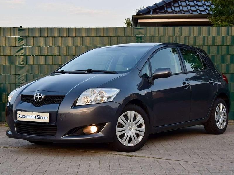 Grey metallic Gebraucht 2009 Toyota Auris Sol Kleinwagen | 5.890 € (Teuer) - Bild 1/4