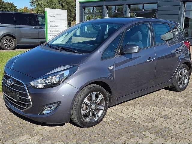 Micron grey Gebraucht 2016 Hyundai ix20 Trend Kleinwagen | 8.900 € (Fairer Preis) - Bild 1/4