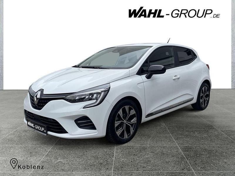 Weiß Gebraucht 2023 Renault Clio V Evolution Limousine | 15.399 € (Guter Preis) - Bild 1/4
