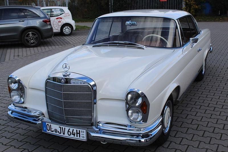 Weiß Gebraucht 1964 Mercedes W111 Coupé | 47.500 € - Bild 1/4