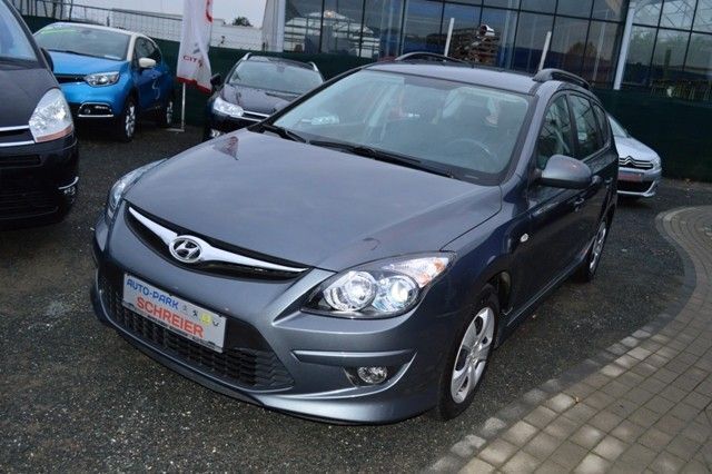 Gebraucht Hyundai i30 Classic 90 PS (66 kW) 2010 Grau Kombi