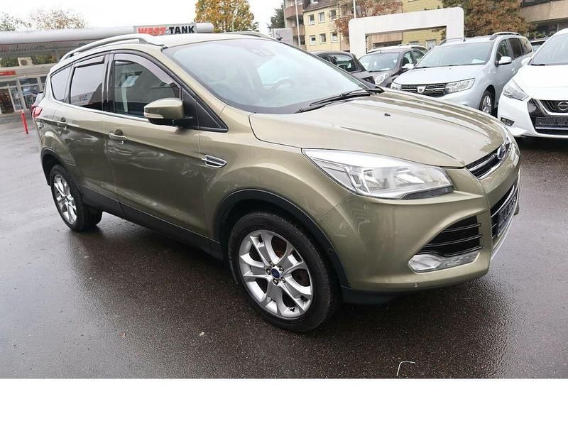 Gebraucht Ford Kuga Titanium 140 PS (102 kW) 2013 Grün SUV