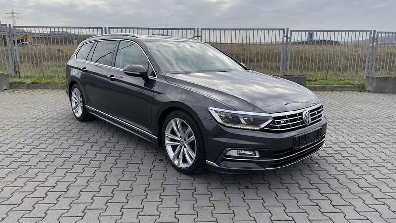 Mangangrau metallic Gebraucht 2018 VW Passat R-line Kombi | 12.900 € (Guter Preis) - Bild 1/4