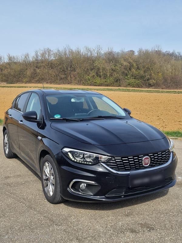 Blau Gebraucht 2020 Fiat Tipo Lounge Kleinwagen | 12.750 € (Fairer Preis) - Bild 1/4