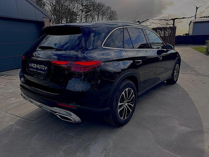 Gebraucht Mercedes GLC220 197 PS (144 kW) 2024 Schwarz SUV
