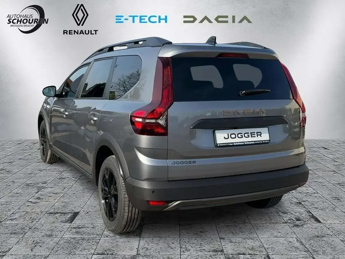 Neu Dacia Jogger Extreme 101 PS (74 kW) 2025 Dolomitgrau Van / Kleinbus