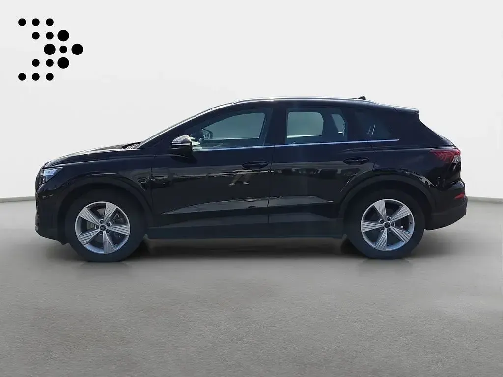 Second-hand Audi Q4 e-tron Comfort 150 kW (204 CP) 2023 Negru SUV