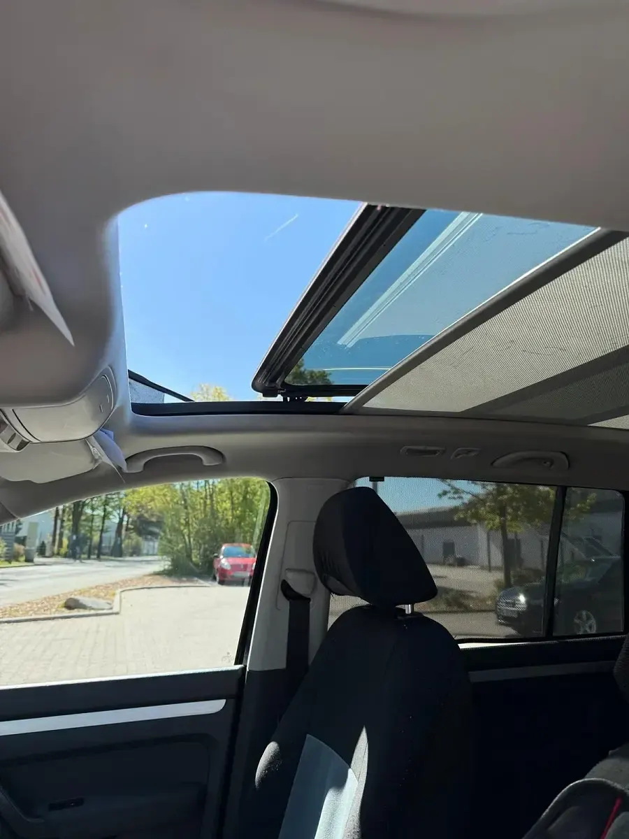 Gebraucht VW Touran 150 PS (110 kW) 2011 Schwarz Van / Kleinbus