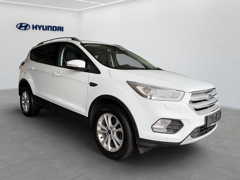 Gebraucht Ford Kuga Ambiente 150 PS (110 kW) 2019 Weiß SUV