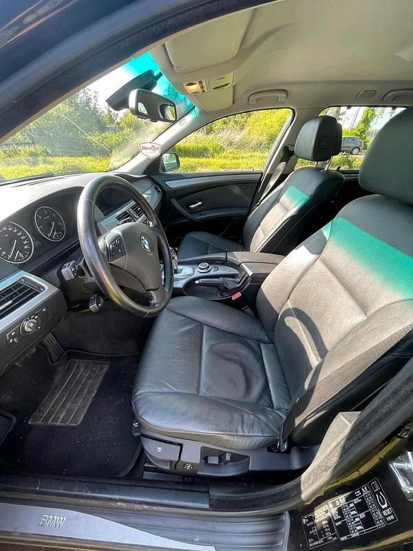 Gebraucht BMW 520 Advantage 177 PS (130 kW) 2008 Schwarz Kombi