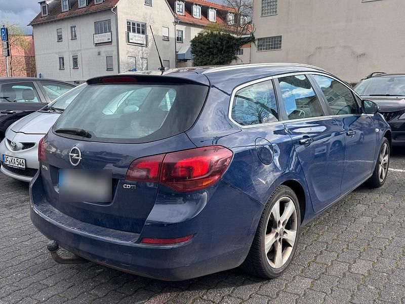 Gebraucht Opel Astra 125 PS (91 kW) 2011 Blau Kombi