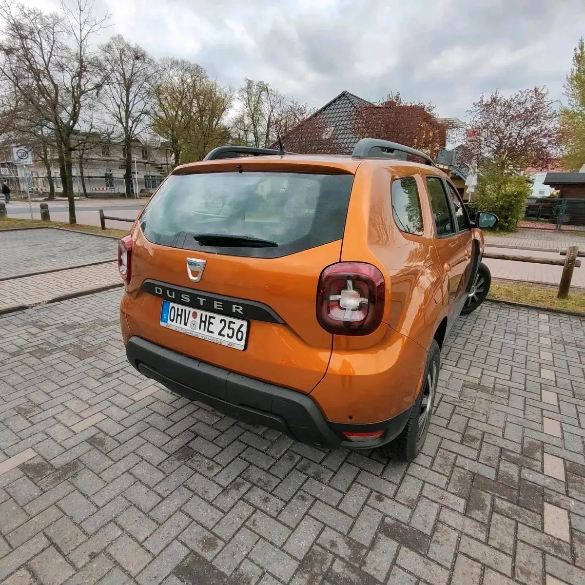 Second-hand Dacia Duster 101 CP (74 kW) 2020 Portocaliu SUV