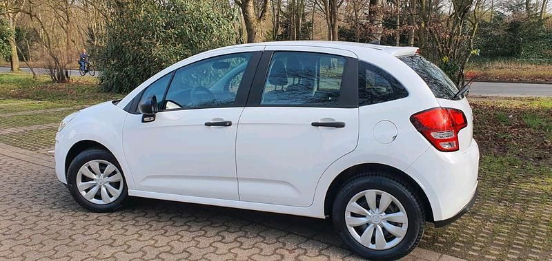 Gebraucht Citroën C3 60 PS (44 kW) 2012 Weiß Kleinwagen