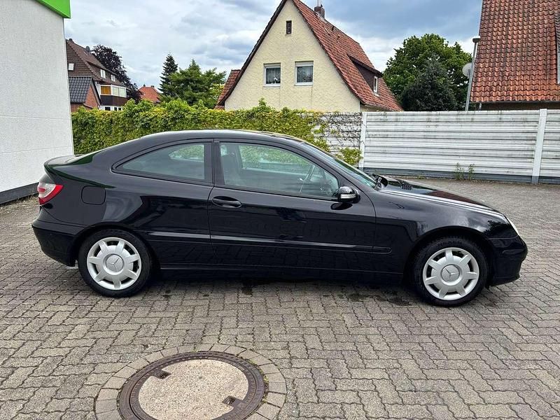 Schwarz Gebraucht 2007 Mercedes CL200 Coupé | 5.800 € - Bild 1/4