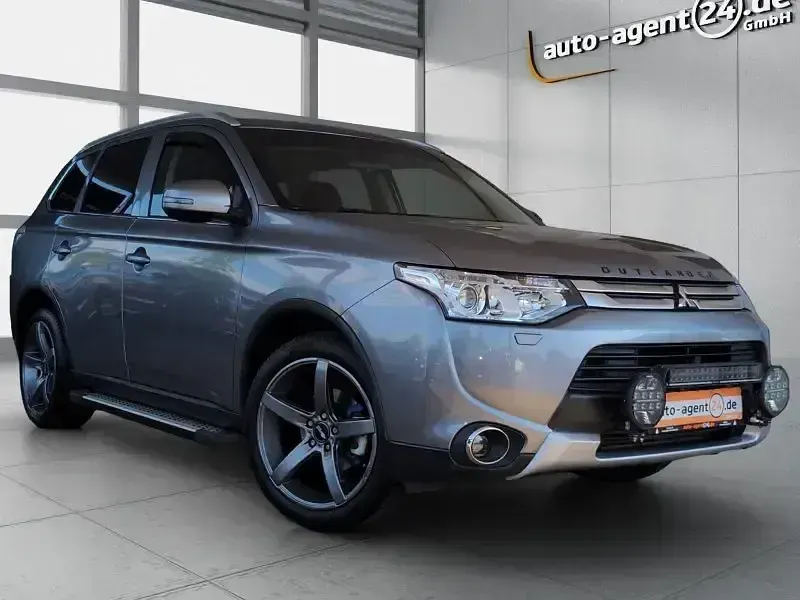 Gebraucht Mitsubishi Outlander Intense 199 PS (146 kW) 2014 SUV
