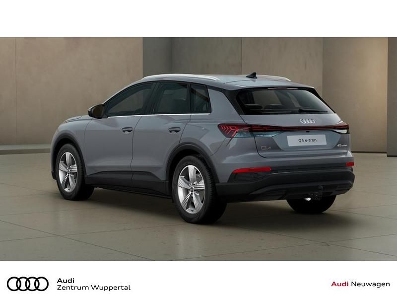 Neu Audi Q4 e-tron Basis 169 kW (231 PS) 2026 Grau SUV