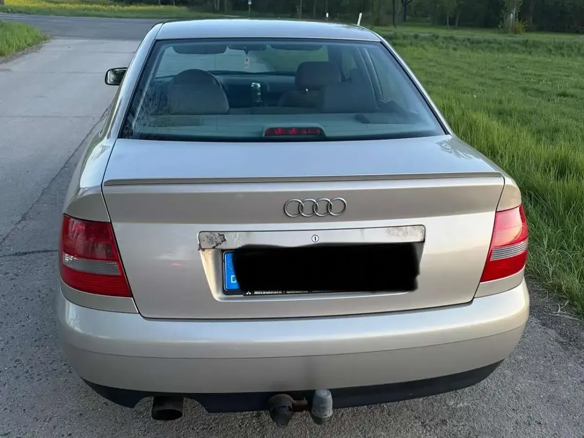 Gebraucht Audi A4 101 PS (74 kW) 1999 Limousine